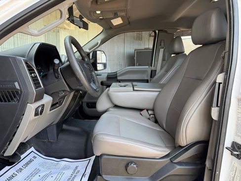 Used 2019 Ford F250 XL w/ STX Appearance Package RWD image 10