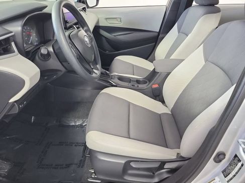 Used 2025 Toyota Corolla LE w/ Convenience Package FWD image 19