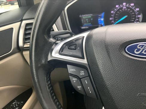 Used 2020 Ford Fusion SEL FWD image 24