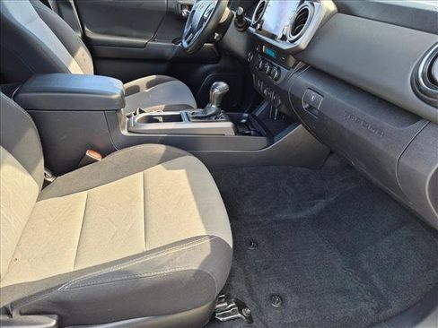 Used 2021 Toyota Tacoma TRD Off-Road RWD image 19