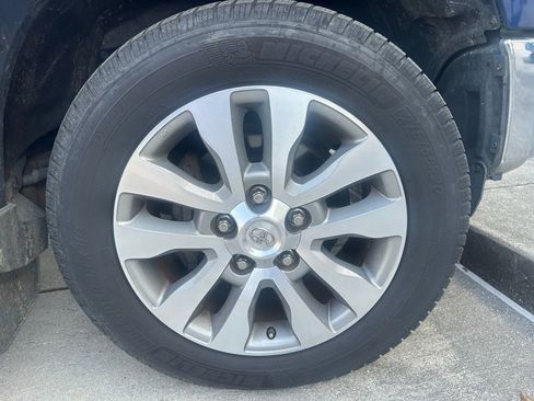 Used 2014 Toyota Tundra Limited image 9