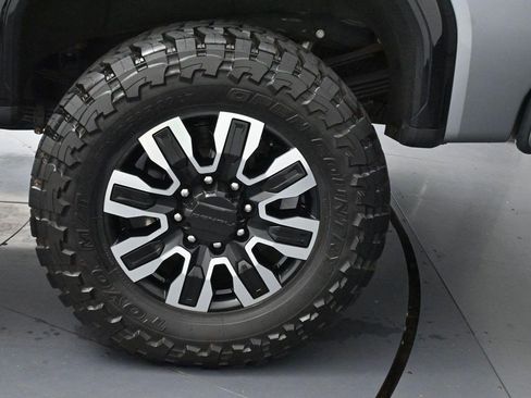 Used 2024 GMC Sierra 3500 Denali Ultimate AWD/4WD image 38