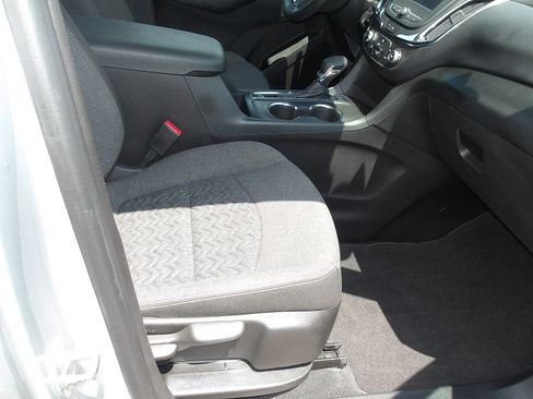Used 2022 Chevrolet Equinox LT AWD/4WD image 10