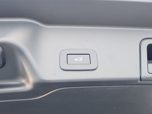 New 2025 Land Rover Range Rover Evoque Dynamic SE image 31