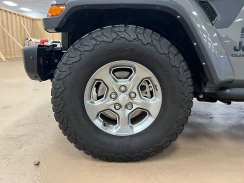 Used 2021 Jeep Gladiator Sport image 31