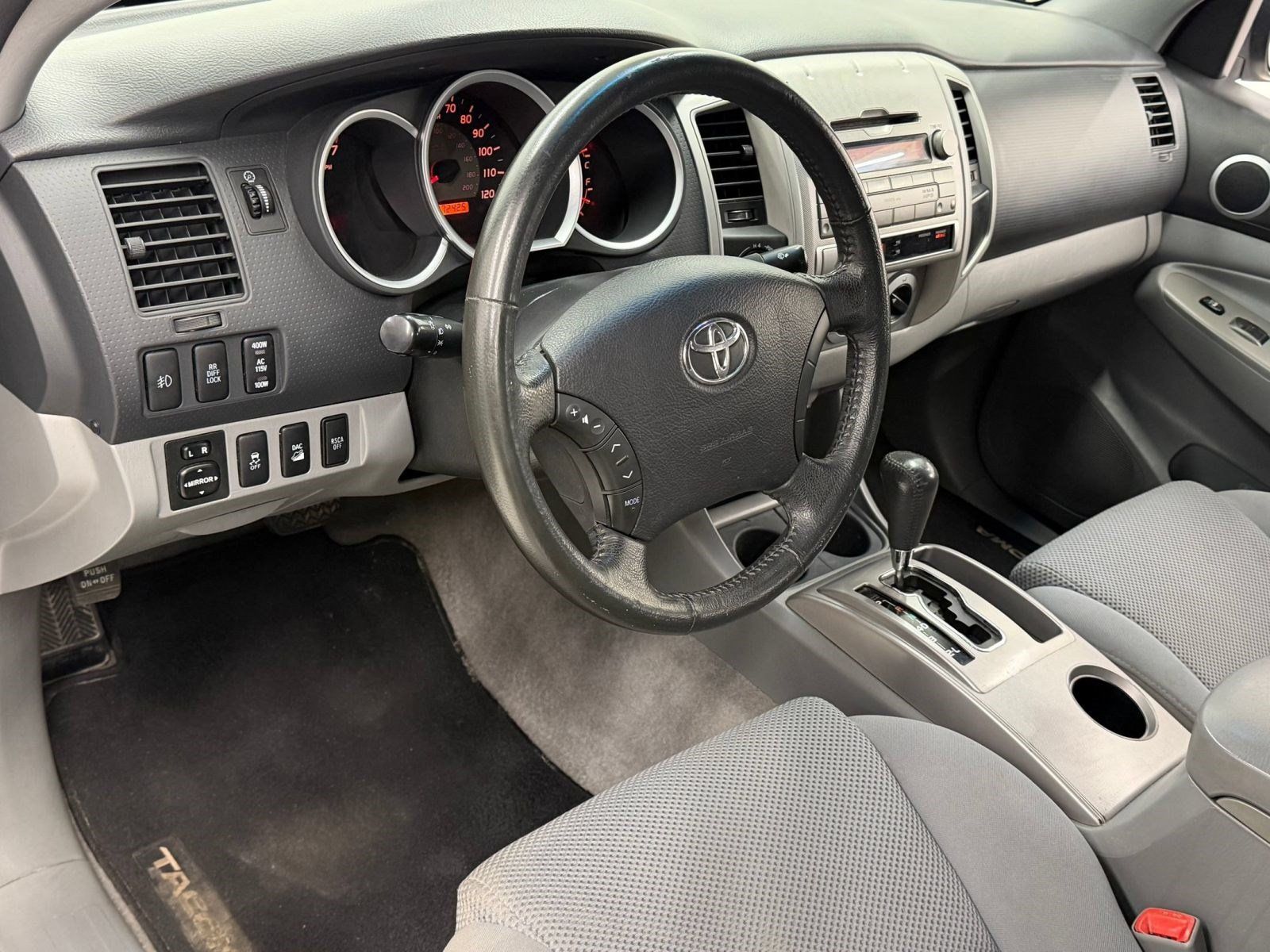 Used 2011 Toyota Tacoma 4x4 Double Cab w/ TRD Off-Road Pkg image 3