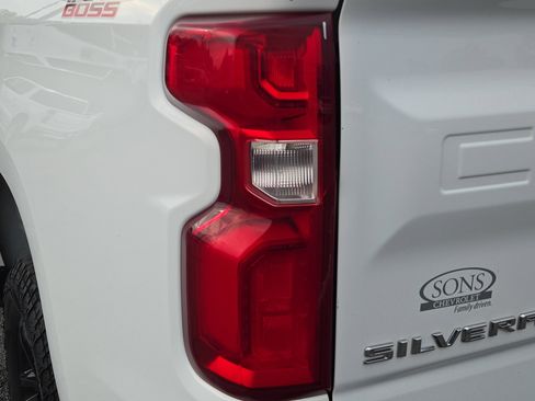Used 2021 Chevrolet Silverado 1500 LT Trail Boss w/ Convenience Package II image 12
