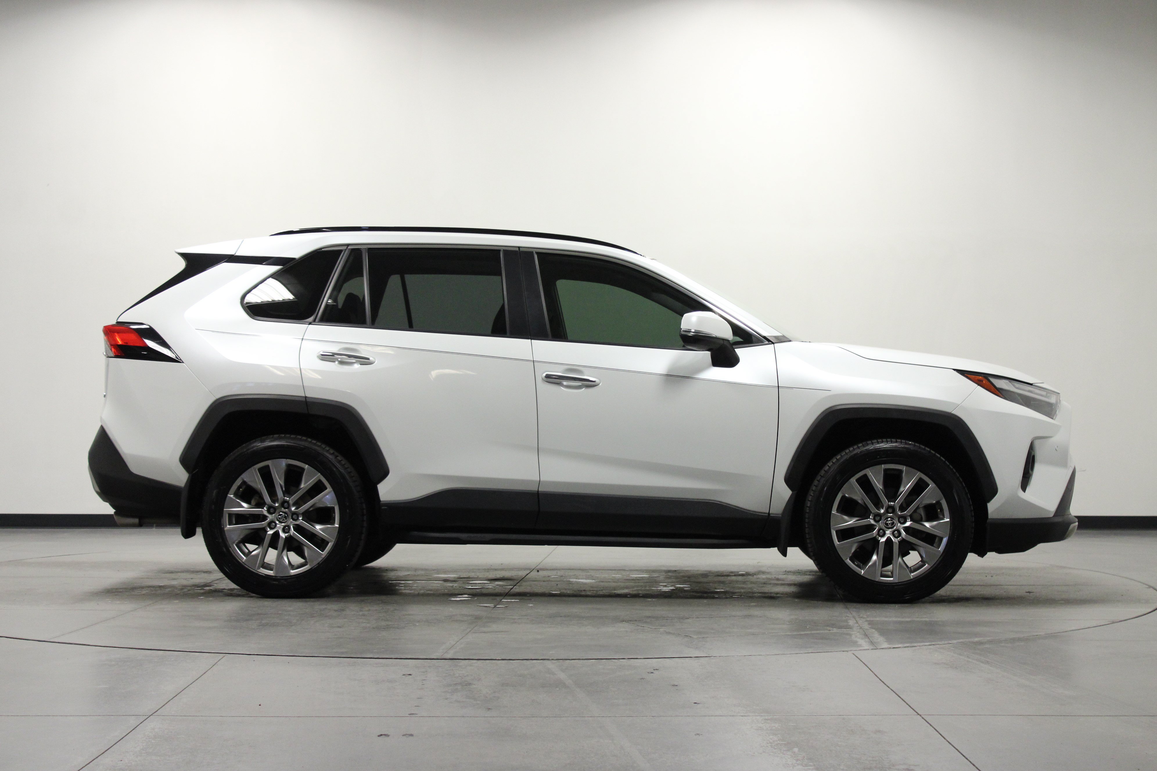 Used 2023 Toyota RAV4 Limited FWD image 3