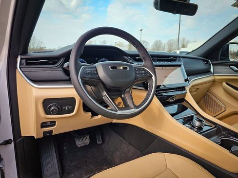 New 2026 Jeep Grand Cherokee Limited AWD/4WD image 13