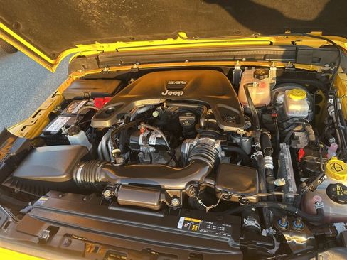 Used 2021 Jeep Wrangler Unlimited Sahara image 21