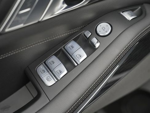 Used 2022 BMW X7 M50i w/ Dynamic Handling Package image 33