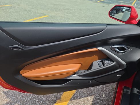 Used 2020 Chevrolet Camaro LT RWD image 5