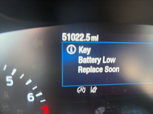 Used 2020 Ford Escape SE image 26