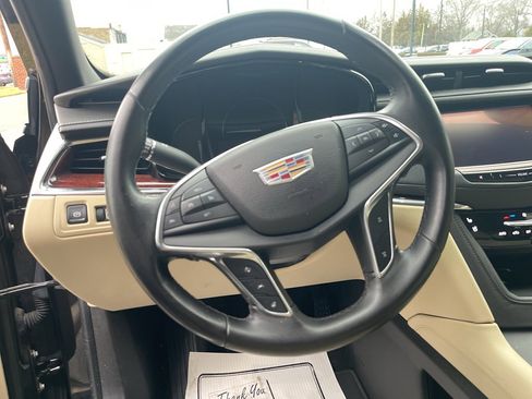 Used 2017 Cadillac XT5 Premium Luxury image 15