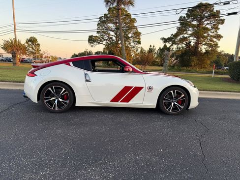 Used 2020 Nissan 370Z Coupe RWD image 13