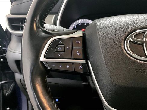 Used 2022 Toyota Highlander XLE image 11