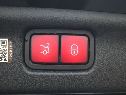 Used 2024 Mercedes-Benz C 300 Sedan image 14