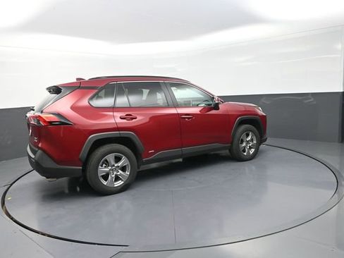 Used 2025 Toyota RAV4 XLE AWD/4WD image 8