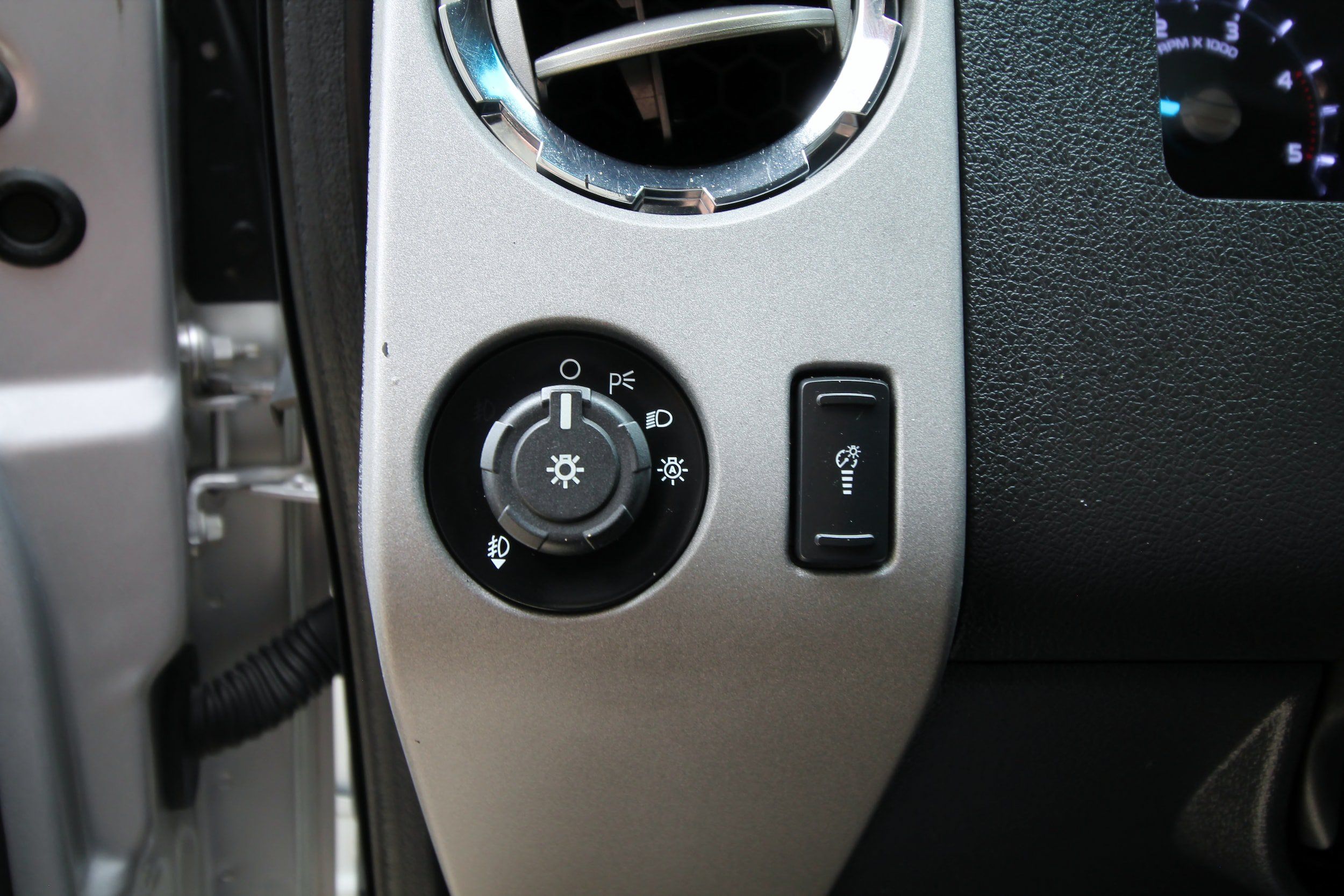 Used 2015 Ford F350 Lariat AWD/4WD image 26