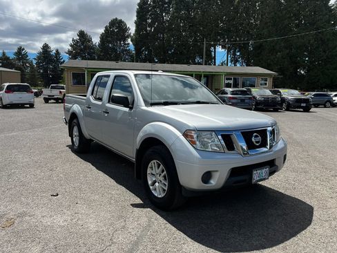 Used 2018 Nissan Frontier SV AWD/4WD image 1