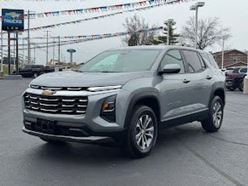 Used 2025 Chevrolet Equinox LT image 1