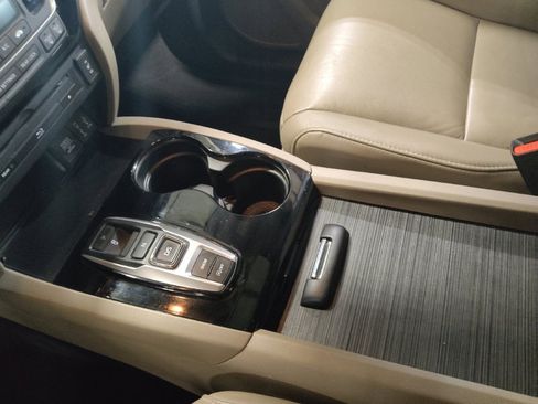 Used 2017 Honda Pilot Touring image 26