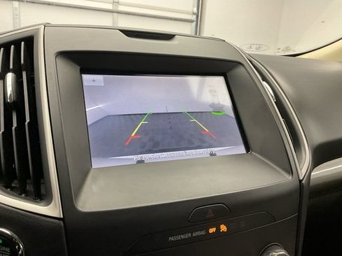 Used 2020 Ford Edge SEL w/ Cold Weather Package image 4