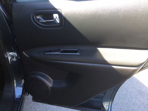 Used 2015 Nissan Rogue S w/ Convenience Package AWD/4WD image 16