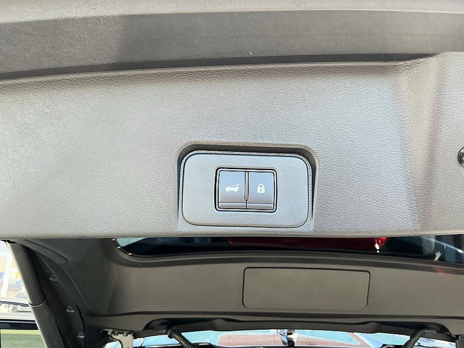 Certified 2026 Nissan Rogue Dark Armor FWD image 27