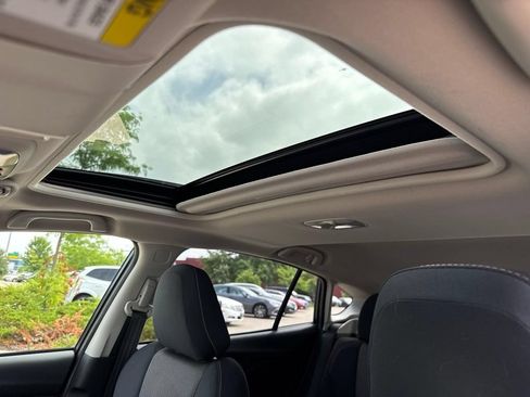 Used 2018 Subaru Crosstrek 2.0i Premium w/ Moonroof Package AWD/4WD image 6