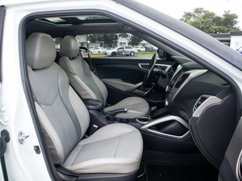 Used 2013 Hyundai Veloster w/ Style Pkg FWD image 14