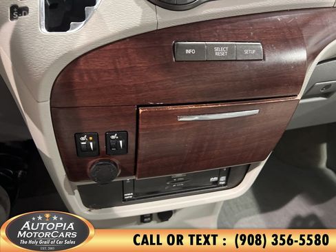 Used 2012 Toyota Sienna XLE w/ Entertainment Pkg FWD image 26