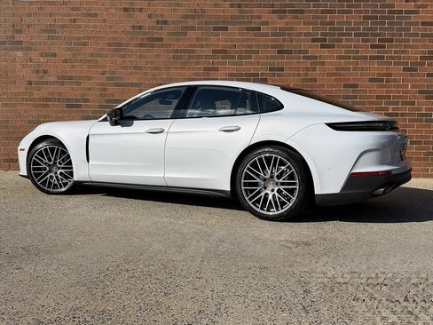 New 2026 Porsche Panamera 4 image 3