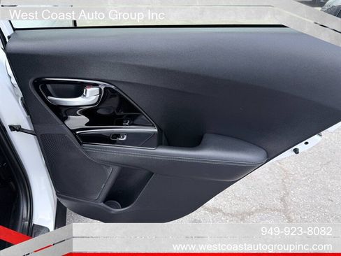 Used 2020 Kia Niro Touring FWD image 17