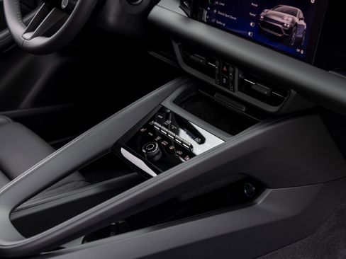 New 2025 Porsche Macan Electric image 55