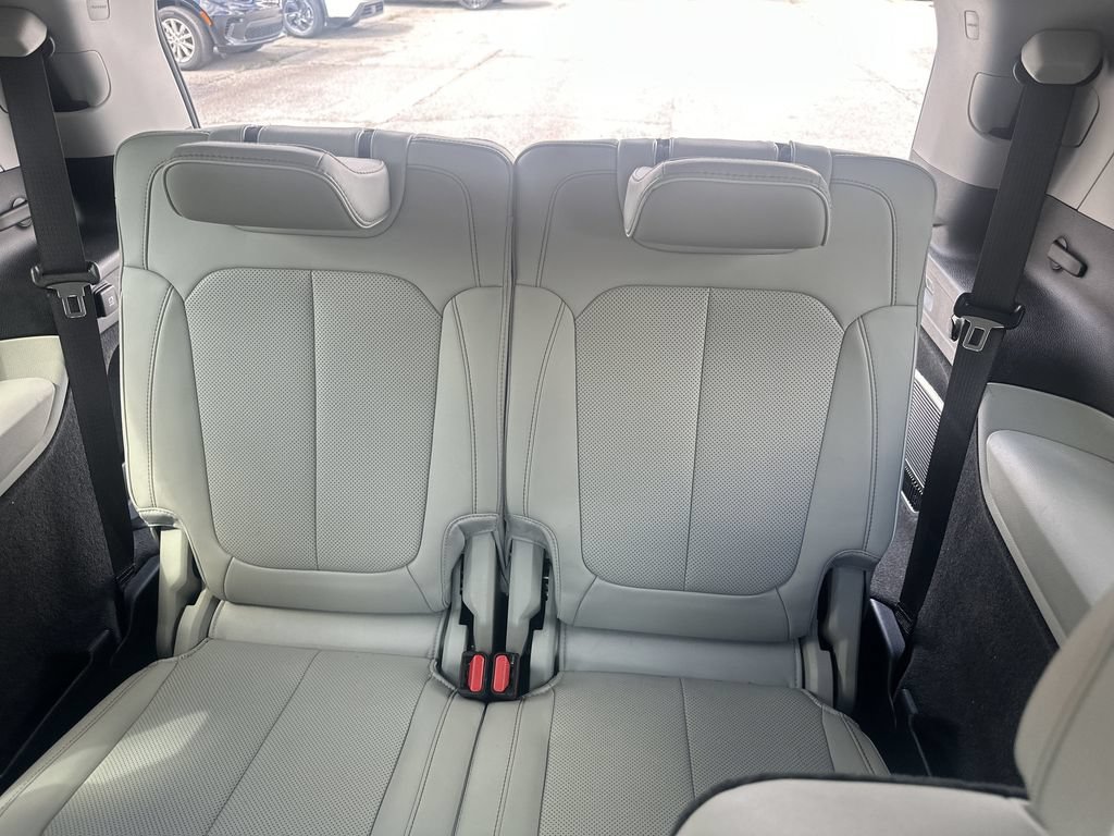 Used 2022 Jeep Grand Cherokee L Overland w/ Luxury Tech Group IV RWD image 25
