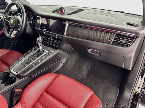 Certified 2020 Porsche Macan GTS AWD/4WD image 31