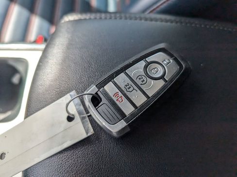 Used 2024 Ford Edge SEL w/ Sport Appearance Package image 24