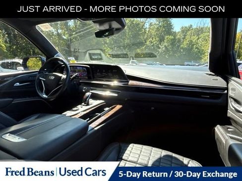 Used 2023 Cadillac Escalade Sport Platinum w/ LPO, ONYX Package AWD/4WD image 13