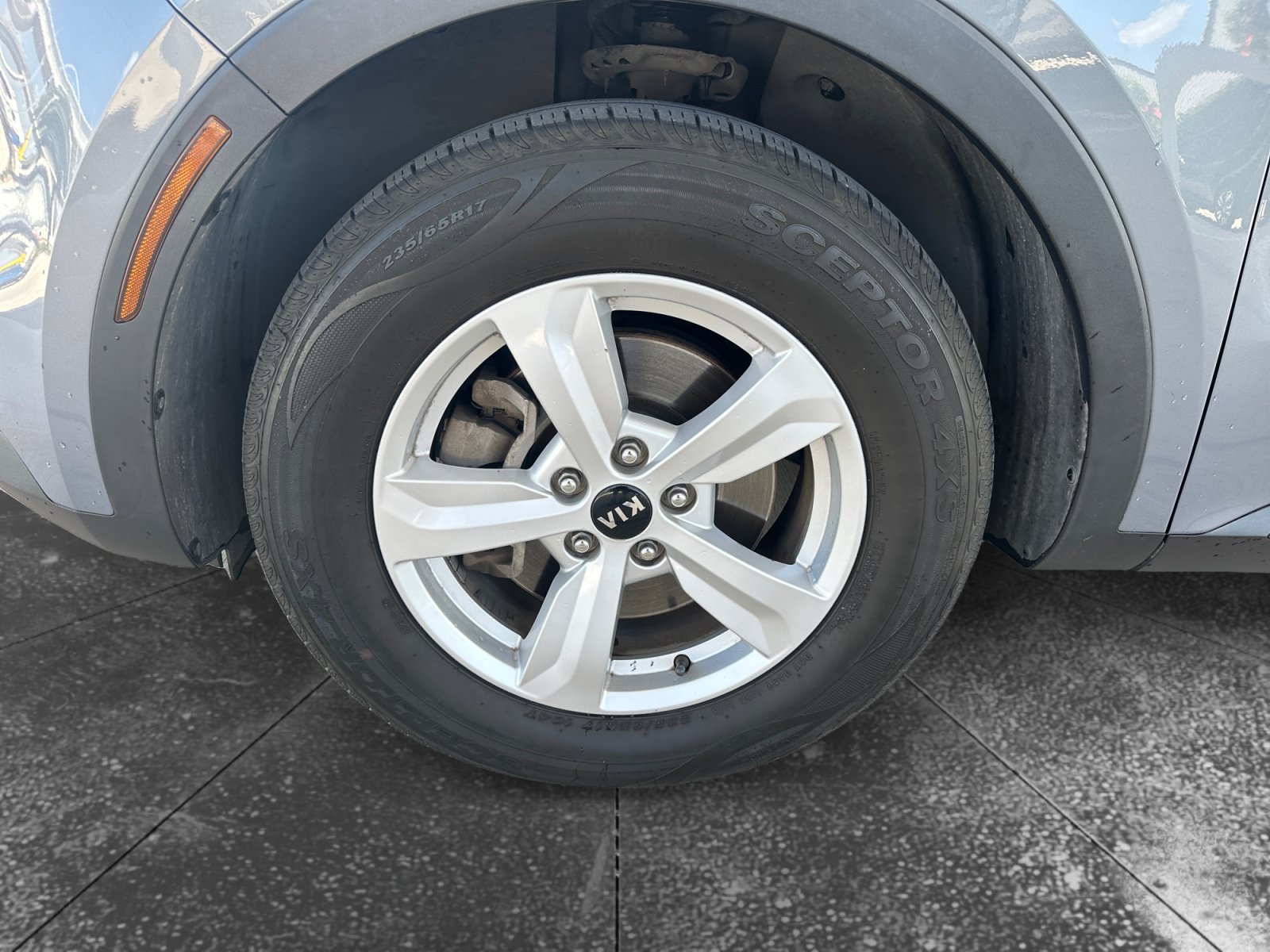 Used 2021 Kia Sorento LX FWD image 9
