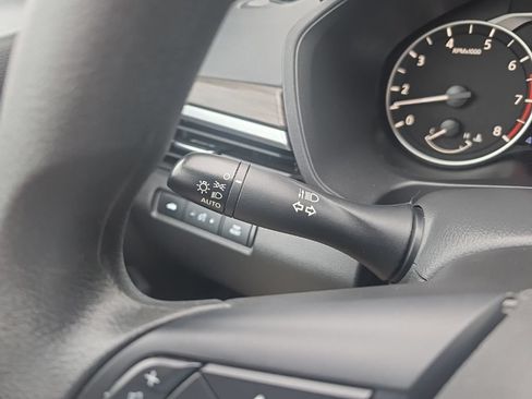 Used 2025 Nissan Altima 2.5 SV FWD image 18