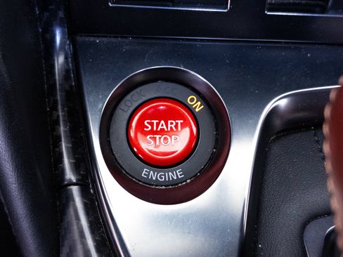 Used 2020 Nissan GT-R Premium w/ Premium Interior Package AWD/4WD image 42