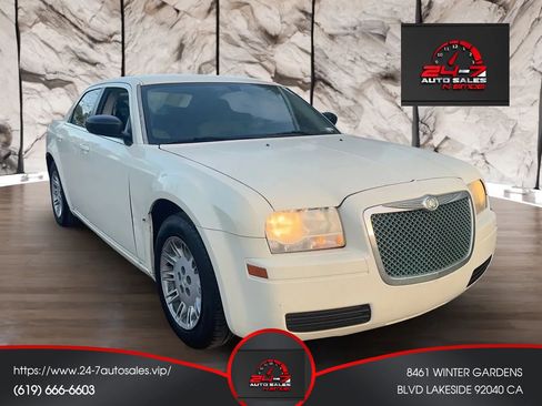Used 2007 Chrysler 300 image 2