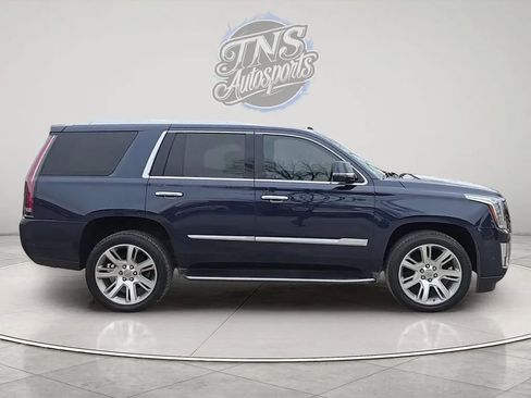 Used 2020 Cadillac Escalade Luxury AWD/4WD image 6