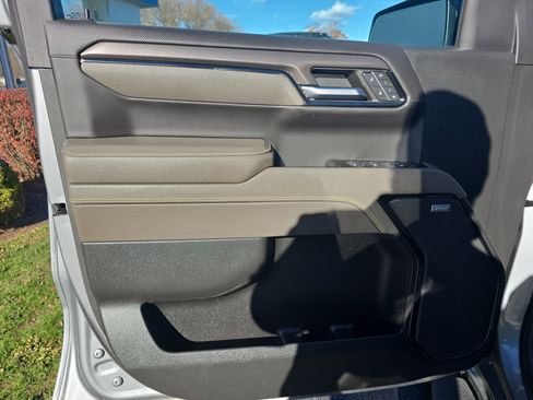 Used 2023 Chevrolet Silverado 1500 ZR2 w/ Technology Package image 18