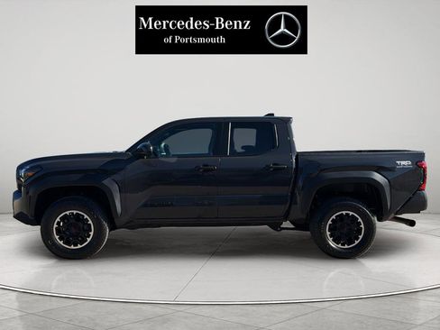 Used 2024 Toyota Tacoma TRD Off-Road image 2