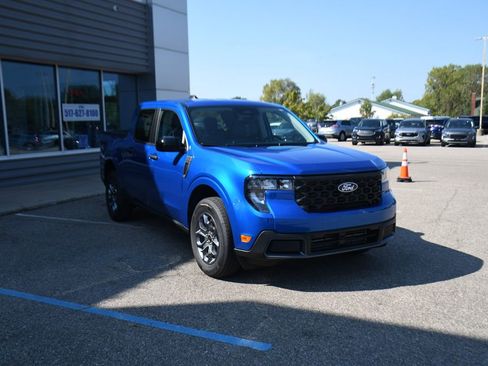 New 2025 Ford Maverick XLT w/ XLT Luxury Package image 9