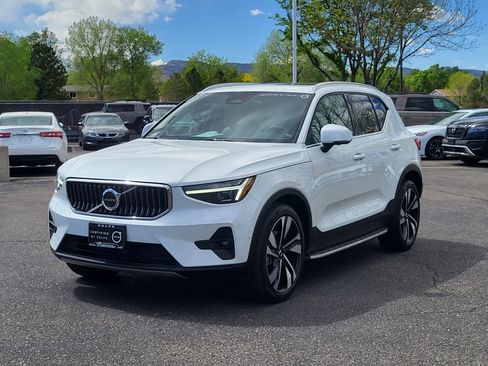 Used 2023 Volvo XC40 B5 Ultimate w/ Protection Package Premier AWD/4WD image 4