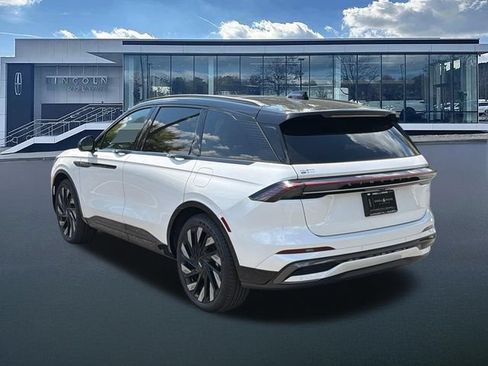 New 2026 Lincoln Nautilus Reserve w/ Jet Appearance Package AWD/4WD image 5
