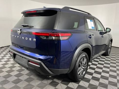 Used 2025 Nissan Pathfinder SV FWD image 12